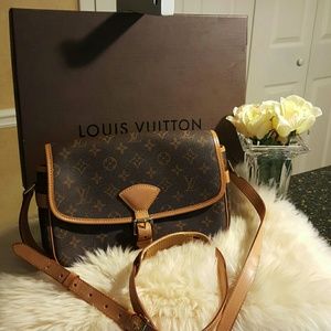 Authentic Louis Vuitton Sologne!